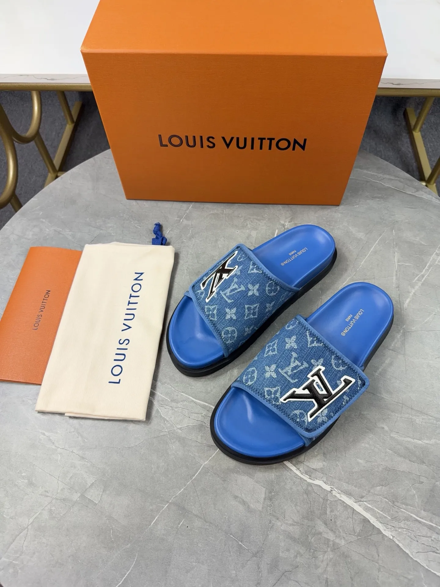 Men's Men's Shoes 💰380💰 🌈LV | Louis Vuitton ²⁰²³ 𝐬𝐬 🧡💚2025 Spring and Summer New Style Top Version‼ ️The original version is the same. The counter specializes in the latest straw slippers. Hard goods are new🆕 ❥Purchase level! Full of high-end feel! A popular model among bloggers at home and abroad, it’s retro and fashionable, and looks stunning on your feet! Mainly recommended models on the official website★ ━━━━━ ЅᏇєєt ━━━━━ ▪️Upper: original customized cowhide fabric ▪️Inner: cow lining ▪️Outsole: high-end rubber outsole ▪️Shoe size: 35-47 (46-47 customization is not returnable)